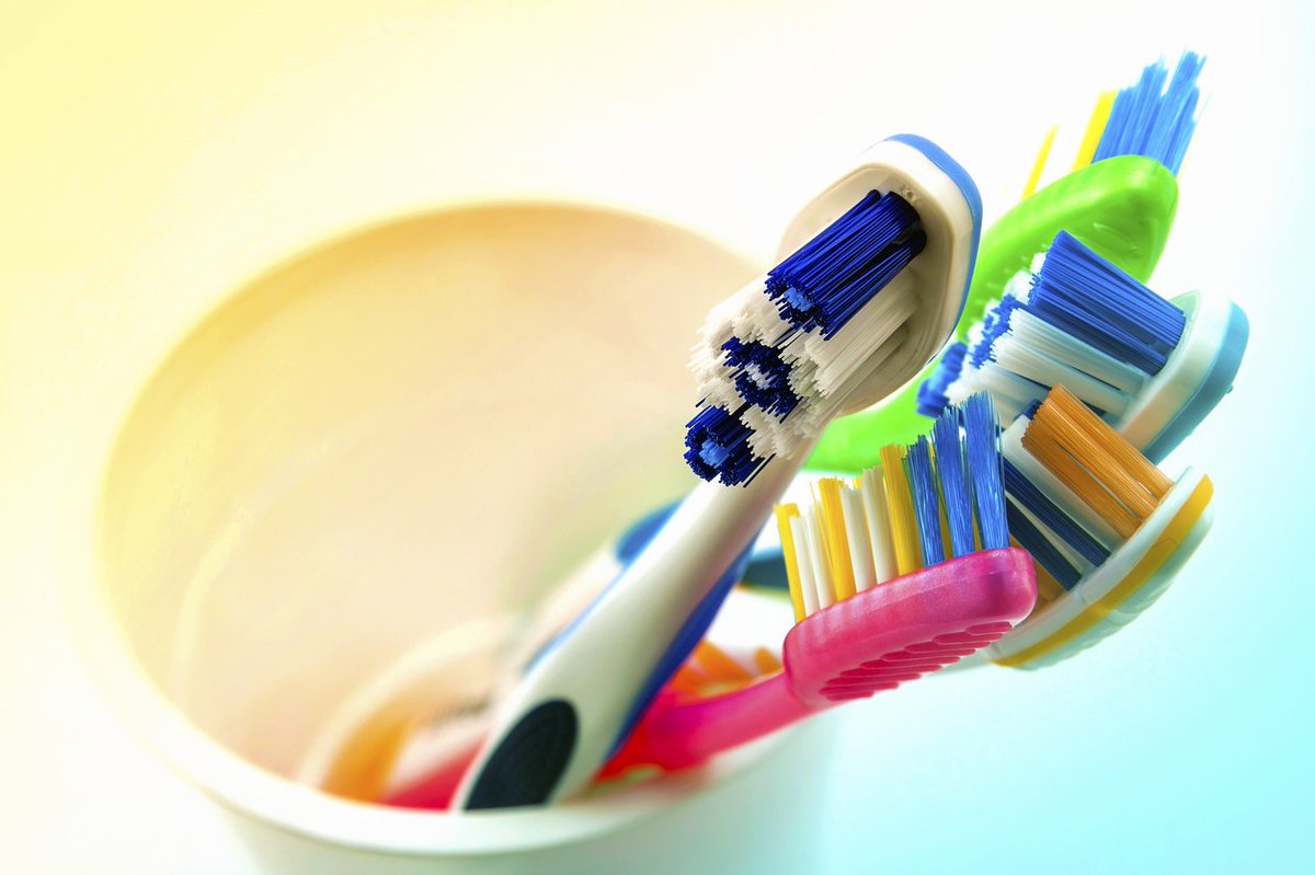 Clínica Fernández Abarca  Tipos de cepillos de dientes: ¿cuál es